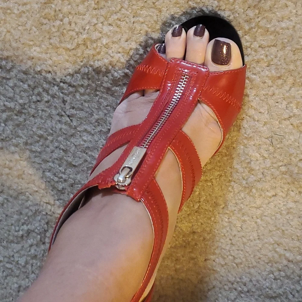 Red Michael Kors heels - Picture 9 of 10
